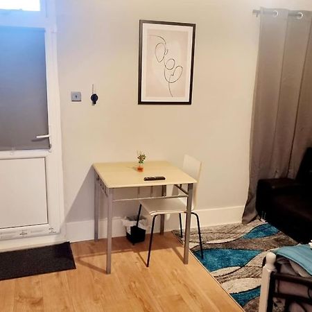 Stylish Apartment, Self Check-In, Ideal 4 Contractors, 25Mins To Gatwick Airport Thornton Heath 外观 照片