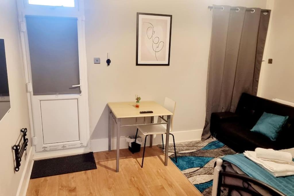 Stylish Apartment, Self Check-In, Ideal 4 Contractors, 25Mins To Gatwick Airport Thornton Heath 外观 照片